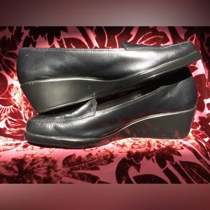 Aerosoles, Black Leather, Size 8 M